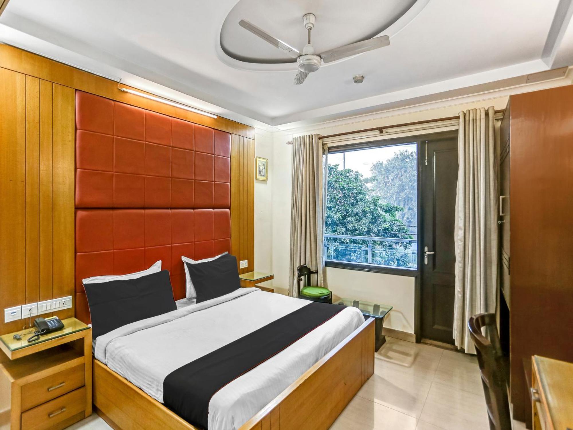 Signature Plaza Hotel New Delhi Luaran gambar