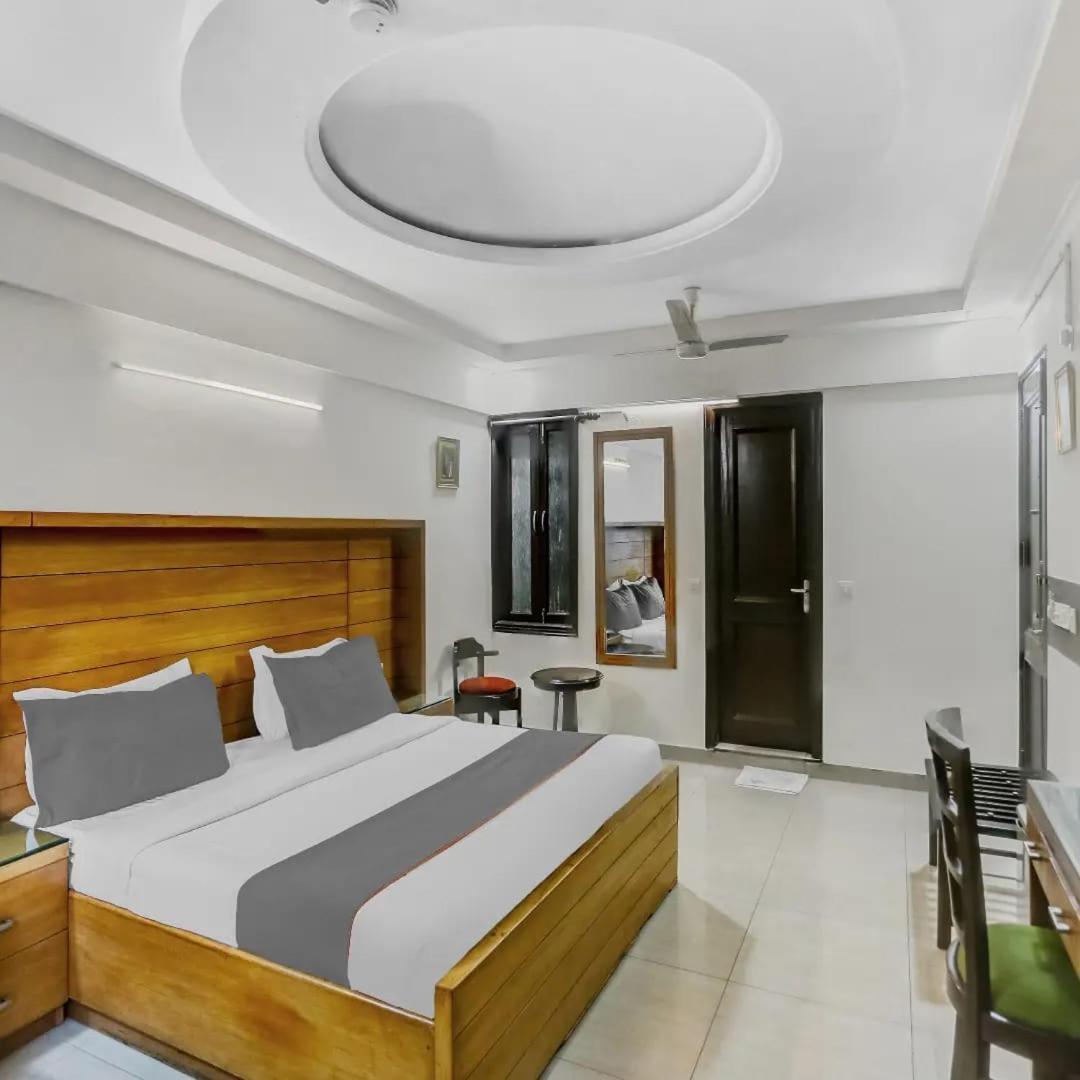 Signature Plaza Hotel New Delhi Luaran gambar